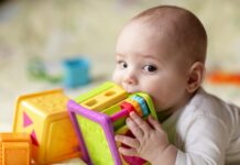 Tips waar je op moet letten bij het kopen van babyspullen baby speelgoed